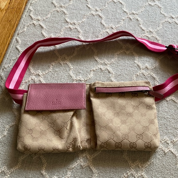 Gucci Handbags - Gucci pink belt bag